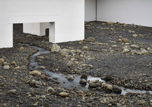 blantonmuseum:Olafur Eliasson has installed a riverbed inside the Louisiana Museum of Modern Art in 