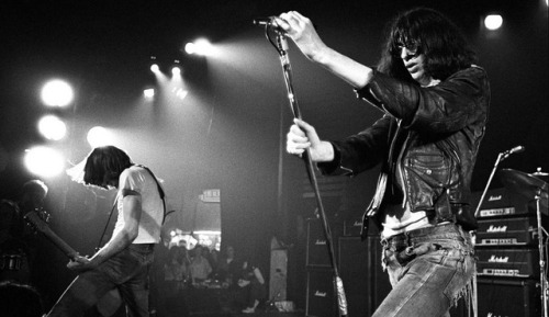 november-rain-roses: Ramones© Denis O’Regan, 1977