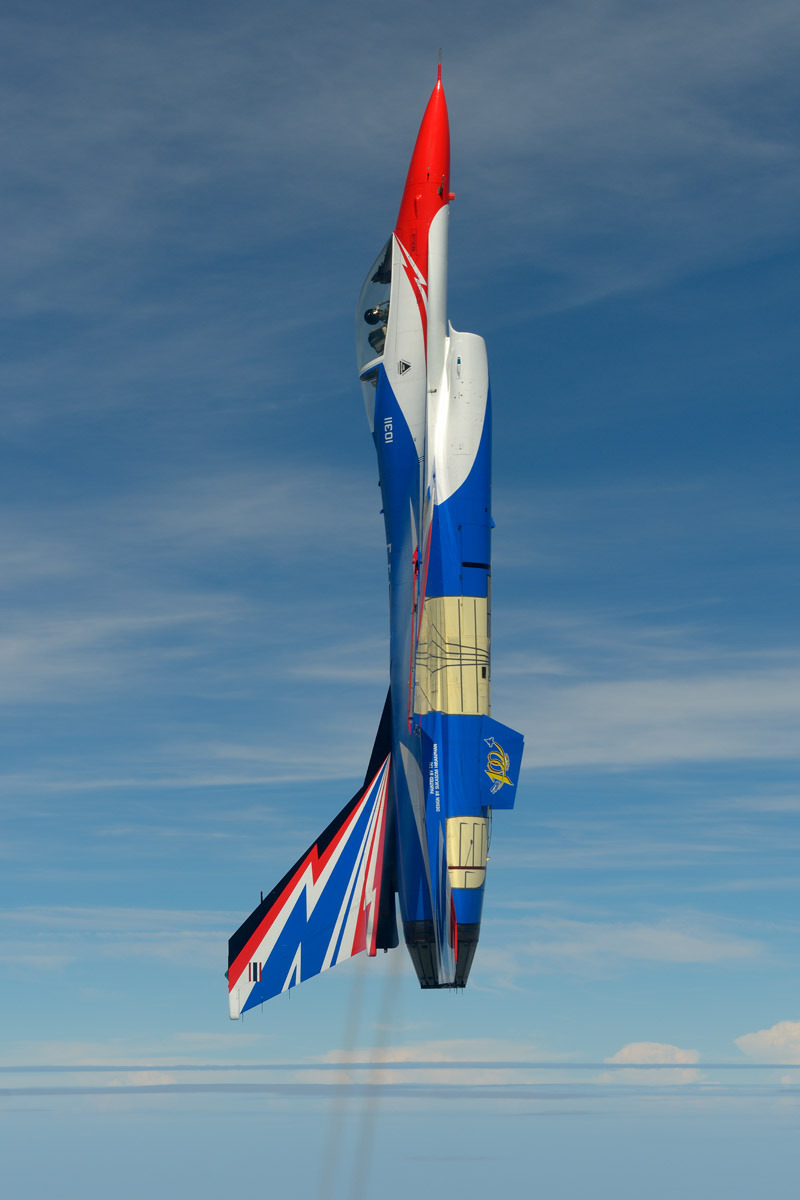 rocketumbl:  F-16 Unique Paint 