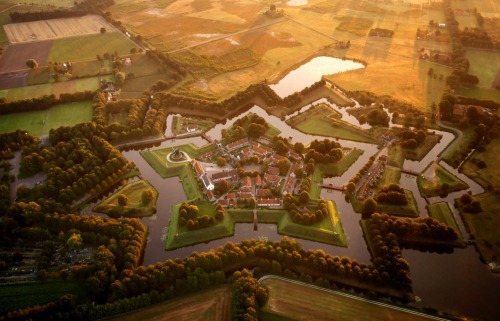 Drone view of Bourtange star fort / Netherlands (via boreddaddy.com).