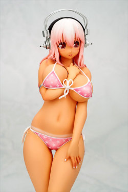 tactical-salad:  Super Sonico 1/6 Figure