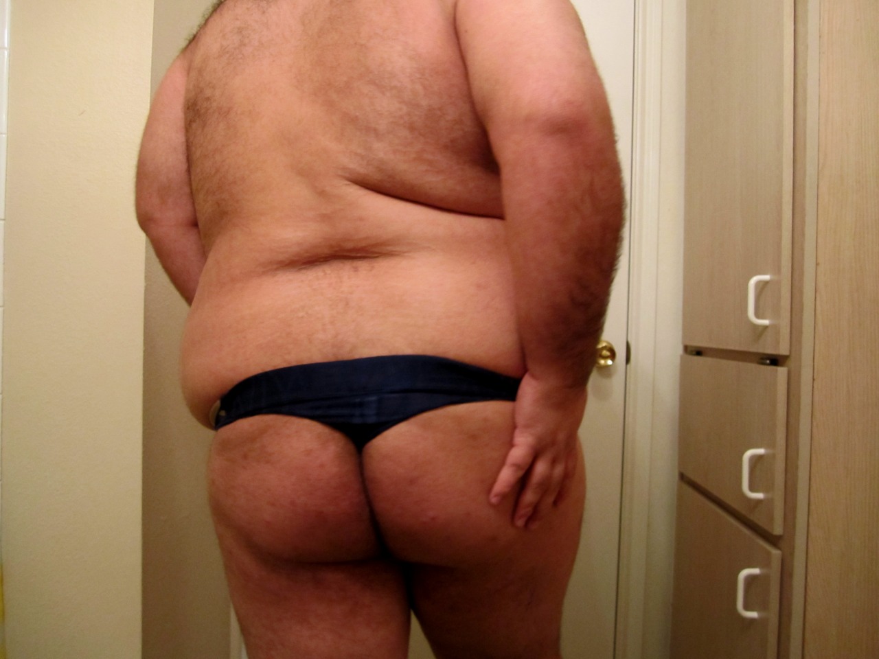 megabaerchen:  fierybiscuts:  A combination of Tummy Tuesday and a few requests.