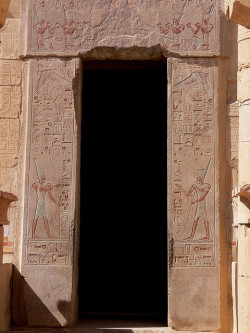 dwellerinthelibrary:  Chapel of Amun - Temple of Hatshepsut by Walwyn on Flickr. 