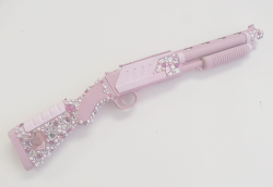 period-princess:  daddysdolly:  my weapon