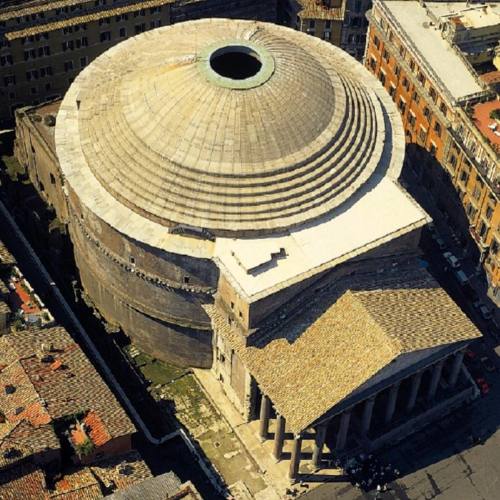 Blogissa: Pantheon - Kaikkien Jumalien TemppeliHadrianuksen kauden tunnetuin luomus Pantheon on Room