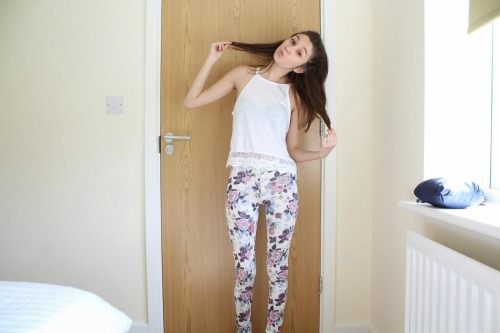 Top - Pacsun // Leggings - H&amp;M (old) // Shoes - Matalan (kids) (via alessandralily: Flowery 