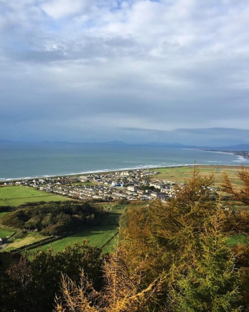 Fairbourne. #iphoneography #latergram #mawddachestuary #fairbournebeach #nofilter #fairbourne (at Fairbourne)
https://www.instagram.com/p/Br2yxU7jcRl/?utm_source=ig_tumblr_share&igshid=1fjwrqiqeyajf