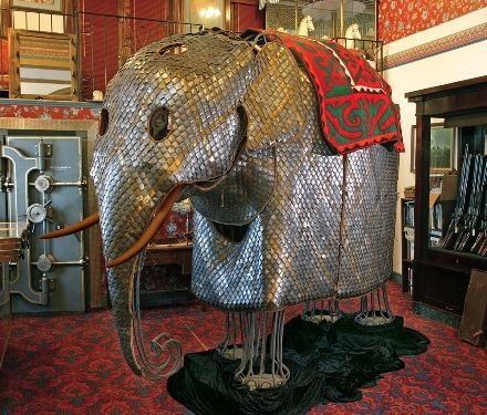 tariqah:  peashooter85:A set of scale armor for a war elephant, India, 17th century.  My ride 