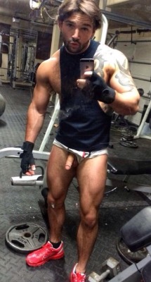 forbiddensights:  Tasty!! Love those thighs!