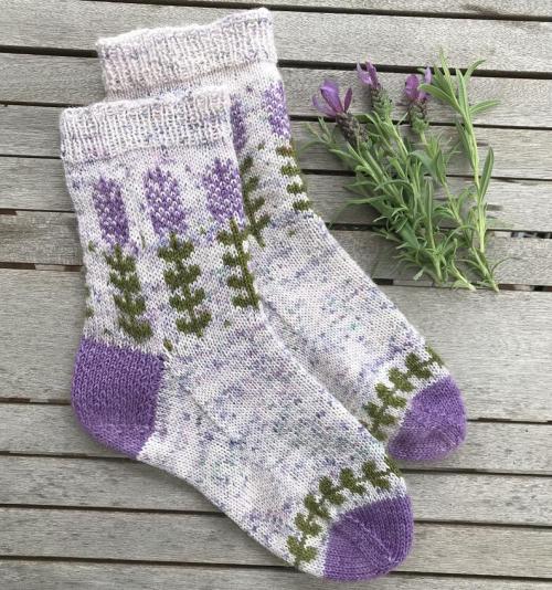 figdays:  Knitted Socks Pattern // StoneKnits x // x // x  x // x // x