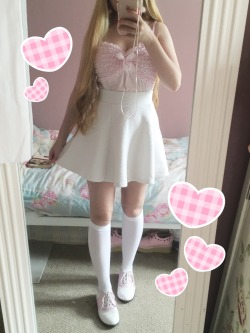 pinifera:  OOTD~ tried to make it cute with