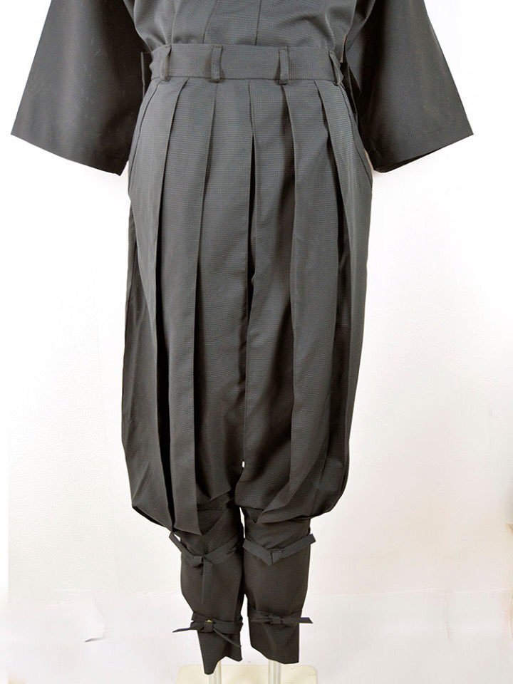 Tanuki Kimono — Tattsuke Hakama Are Pants Gathered Around | atelier ...