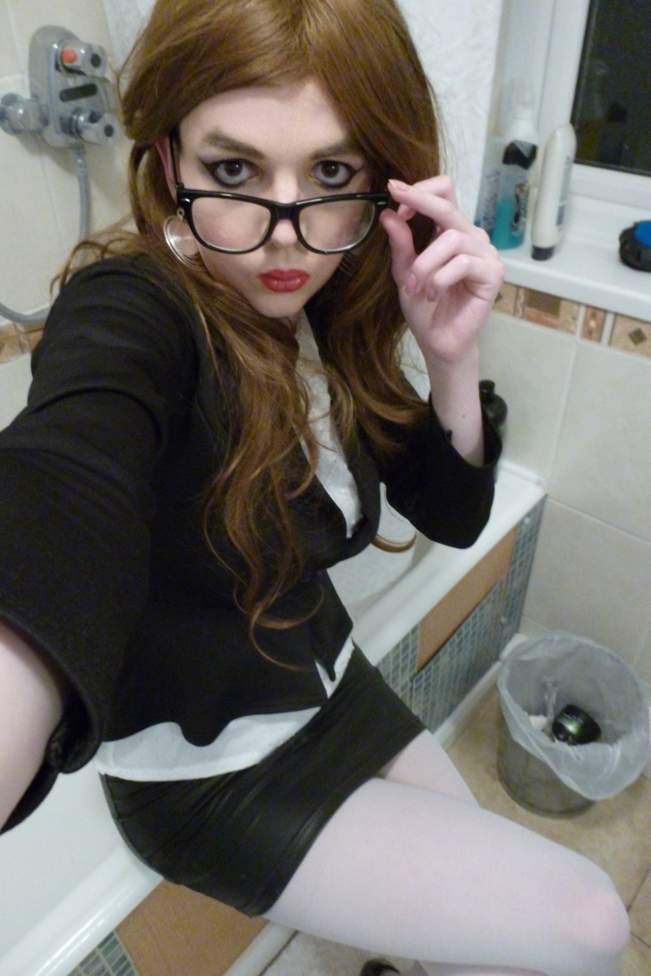 lucy-cd:  Pictures More business, with white tights. So cute &lt;3 