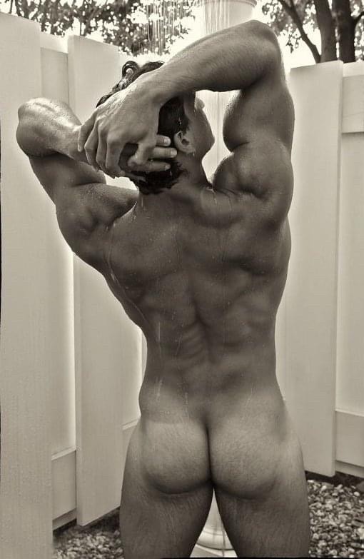 Muscled Rear View! 
