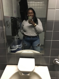 chubby-bunnies:  Hello from me, my fupa,