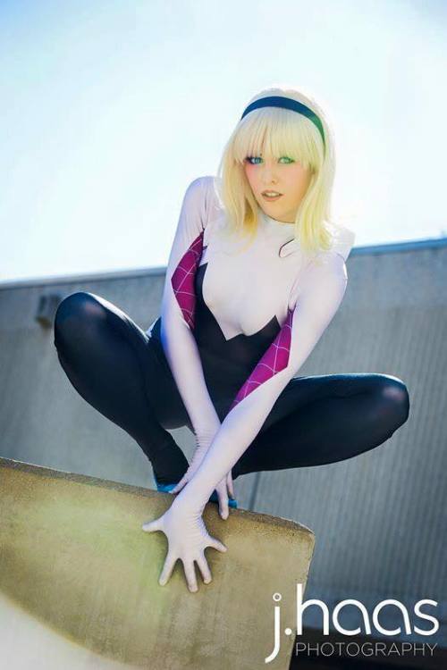 cosplayandgeekstuff:    Maid of Might Cosplay (USA) as Spider Gwen.Photos by:  John Haas Photography