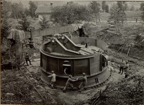scrapironflotilla:Construction of a 42cm howitzer platform at Cucco, Slovenia, 1916.
