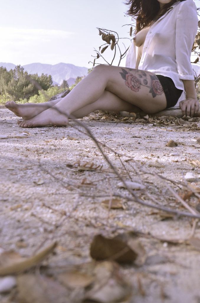 karakayemusings:  I can’t promise you a rose garden. Model: Kara Kaye http://thedopelesshopefiend.tumblr.com/