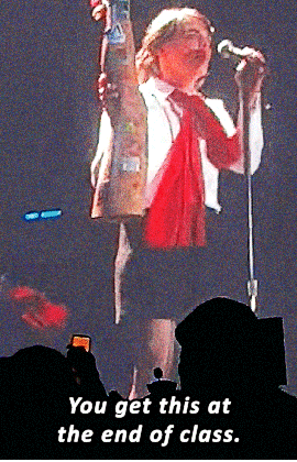 percocet:23/09/2022: Gerard Way about a mannequin leg