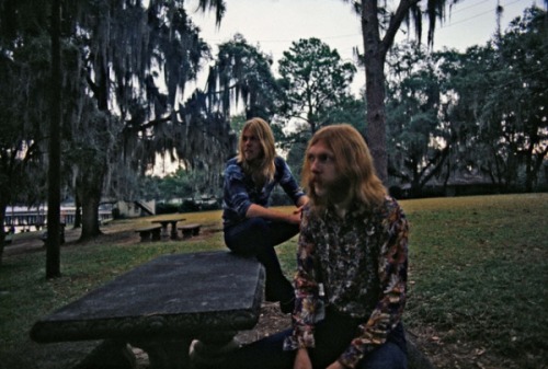 Duane and Gregg The Allman Brothers Band - Blue Sky http://www.youtube.com/watch?v=wwyXQn9g40I