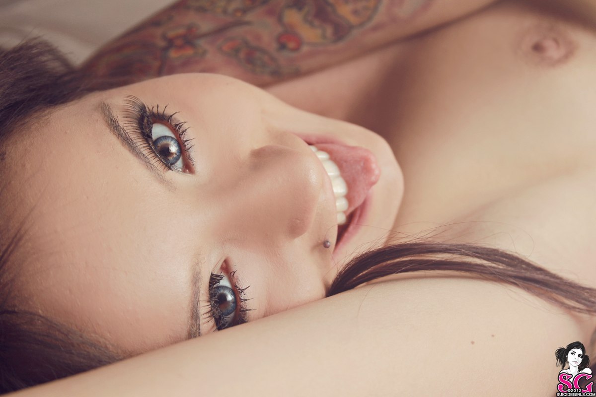 sglovexxx:  Tais Suicide
