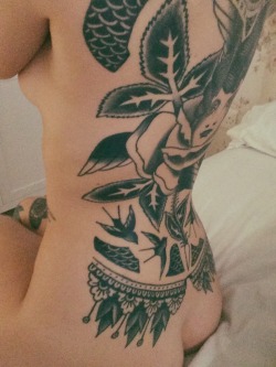 your-sweet-catastrophe:  yellunz:  Morning 😜   Love this back piece