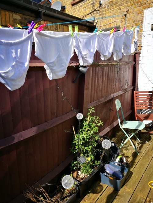 silvertopdaddyspanker:Washing day in Twickenham…love adult photos