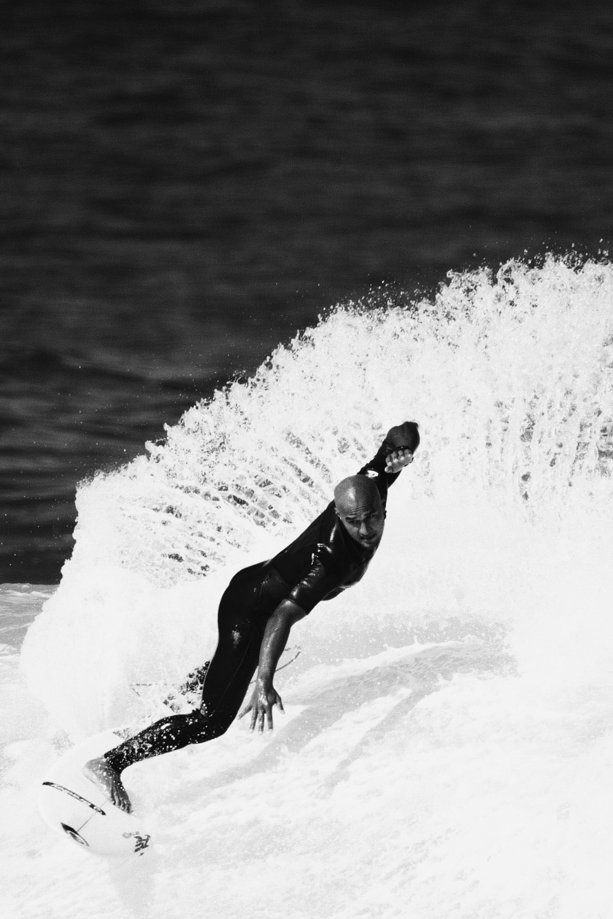 highenoughtoseethesea:  Fred P, fanning out Photo: Quiksilver 