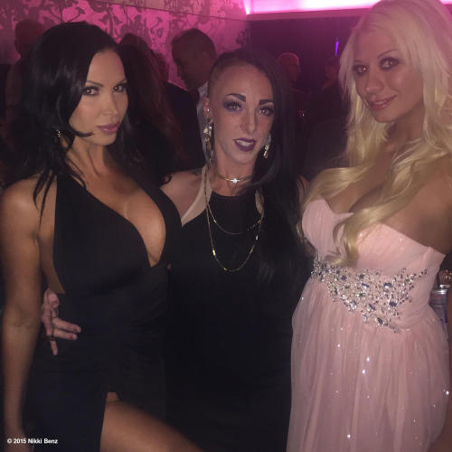 nikkibenz: ED Awards in New Orleans. How about my lil black dress tho? View more Nikki Benz on WhoSa
