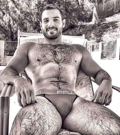 peludopt:#alexandrepeludo #gayman #hairymam www.instagram.com/p/CKOt95sngdT/?igshid=rltu68na