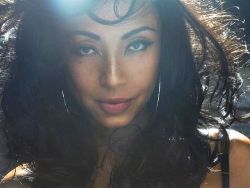 braidedkinks:  IF YOU LOOK IN THE DICTIONARY UNDER CLASSY &amp; SEXY …THIS IS THE ONLY THING THAT SHOULD SHOW UP… SADE!!!!! 