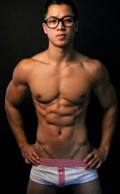 365daysofsexy:  asianmusclefetish:   Original post: http://asianmusclefetish.tumblr.com   Geez, why can’t there be any dentists that look like him near me? 