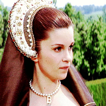 thisfalconwhite:  Power is as exciting as love, I’ve discovered. And who has more of it than the king?