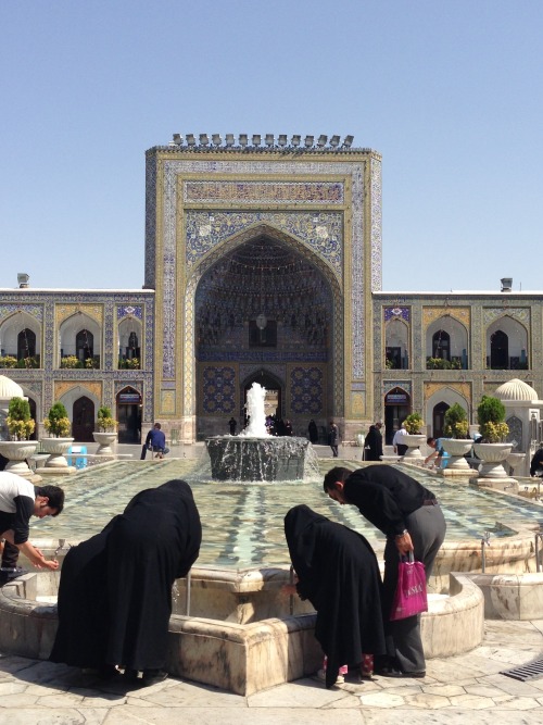 &ldquo;Like Shah Abbas, Aqa Mohammad Khan Qajar is said to have walked barefoot to the tomb of I