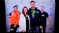 sheisraging:  Celebrity Photobombs with Chris Evans and Chris Pratt