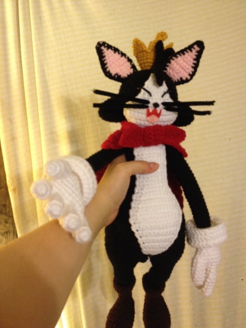 ohyarnit:I know it’s late(for me, anyway), but I just had to share this!This is the plush that I’ve 