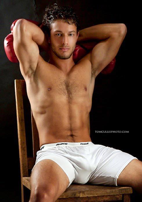 texasbadpup:  TEXASBADPUP …………… THE CHAIR