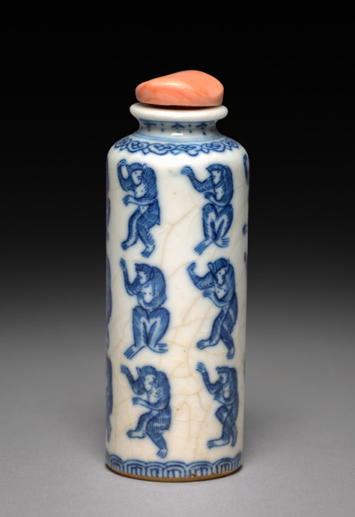 cma-chinese-art: Snuff Bottle with Stopper, 1723-1735, Cleveland Museum of Art: Chinese ArtSize: Ove