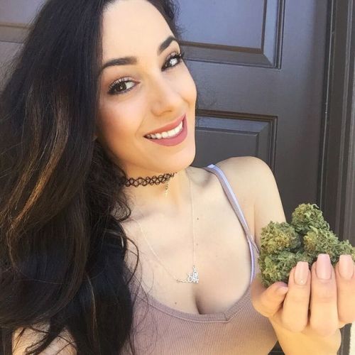 weedporndaily:  ⠀ #repost @blow_smoke⠀ • • •⠀ The thought of you gets me high 😉💨💨 #bongbeauties #smilemore #ganjagirls #highlife #420 #tbwww.BongBeauties.com (via)