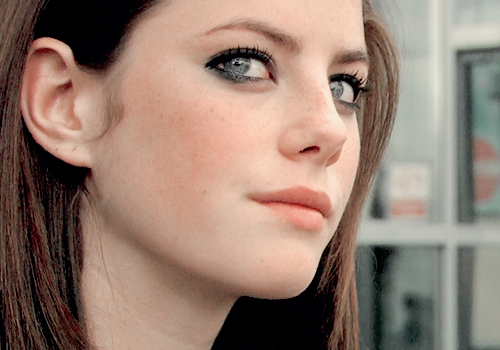 effyclothes:  Effy + make up 1/? 