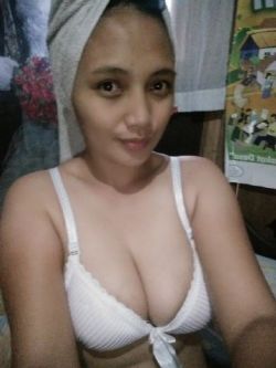 berbagiistri:  Wife selfie bru hbis mandi