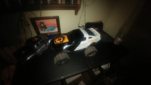 Things you do when bored, lol. My LHS, @tnthobbies. Gave me this old body they had. It has a bunch o