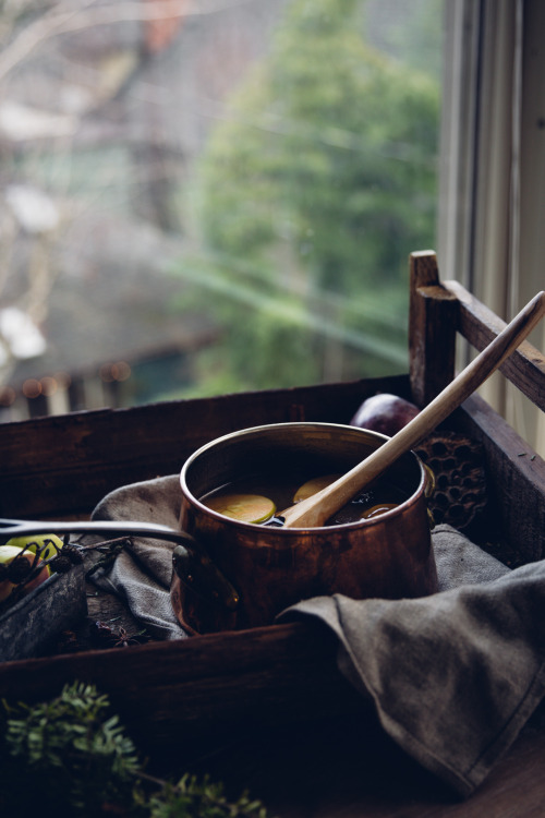 sweetoothgirl: Smoked Whiskey Hot Apple Cider