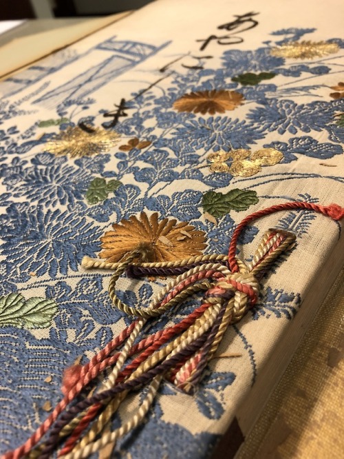 smithsonianlibraries:  Books aren’t always bound in leather or boring buckram– sometimes
