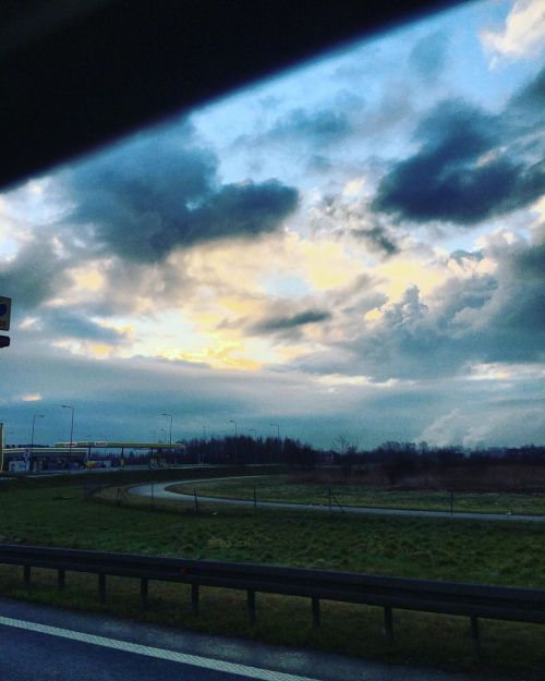 far away from home ⏱️ #compass #crossroad #blue #heaven #sky #clouds #sun #highway #green #grass #na