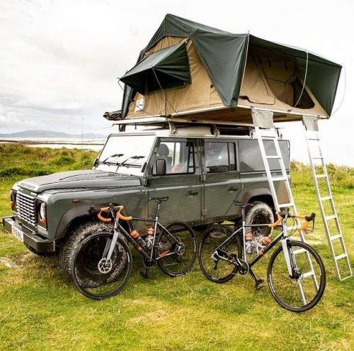 landroverphotoalbum: The Defender 110 CSW & Orange company. By @riecycle #landrover #defender110