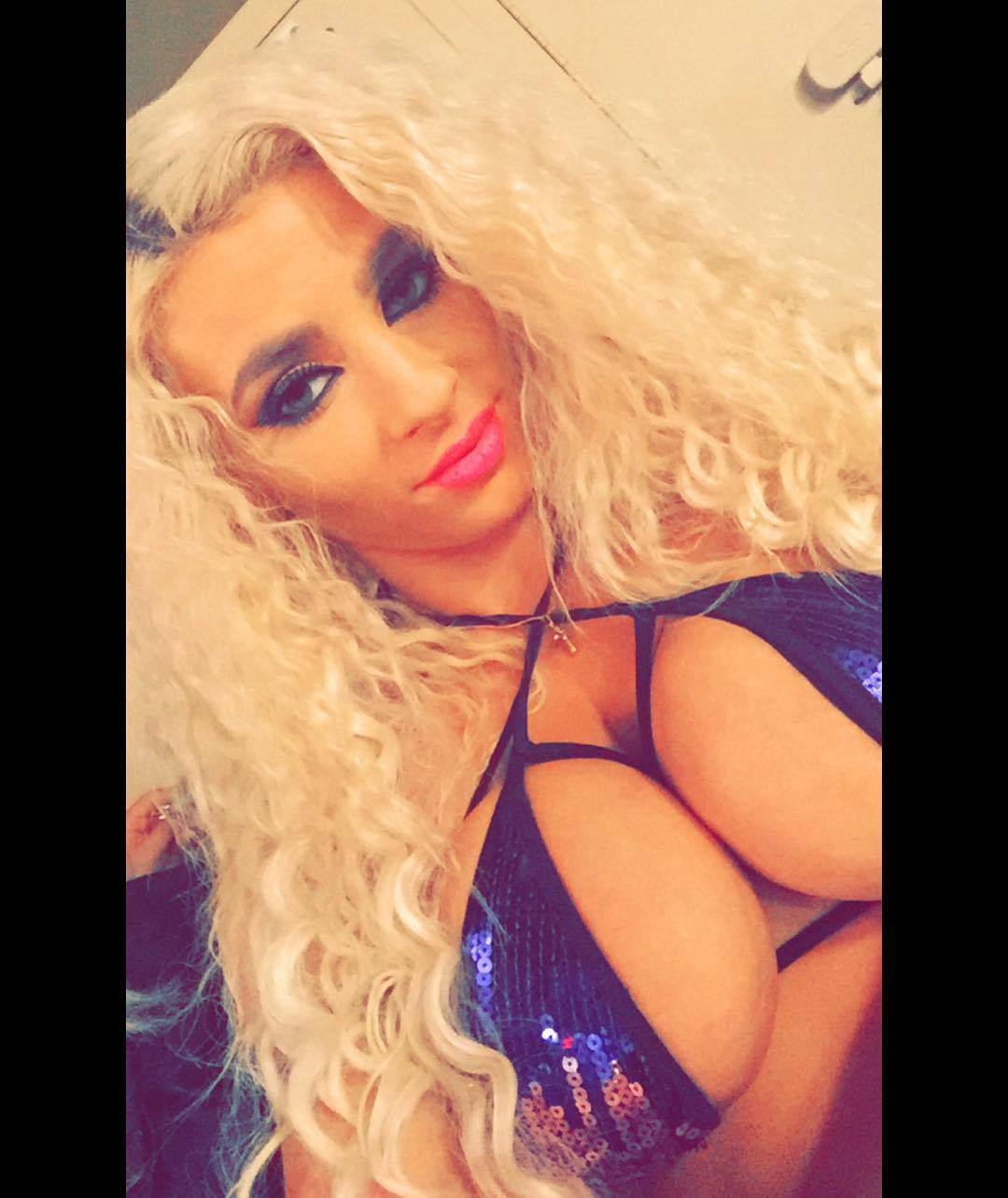 stripper-locker-room:  kaylamarie93_