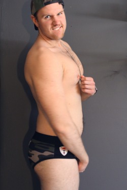 oddinvention:  I wanted to show off my new underwear, but apparently i cant keep still so they came out a little blurry  