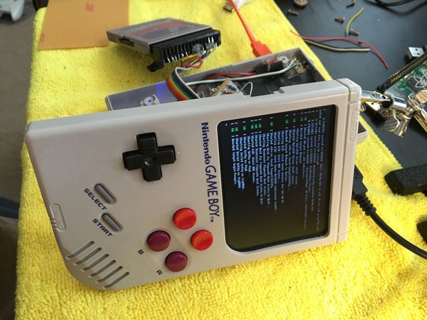 theloadingscreenblog:  Someone installed an emulator using Raspberry Pi on an old