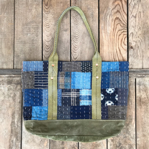 A limited batch of new Jyumoku patchwork vintage Japanese textile totes and zipper pouches now avail